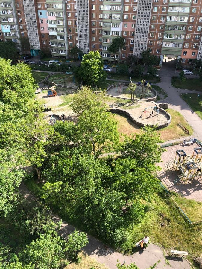 Новая Красивая Квартира. Cherkasy Ngoại thất bức ảnh