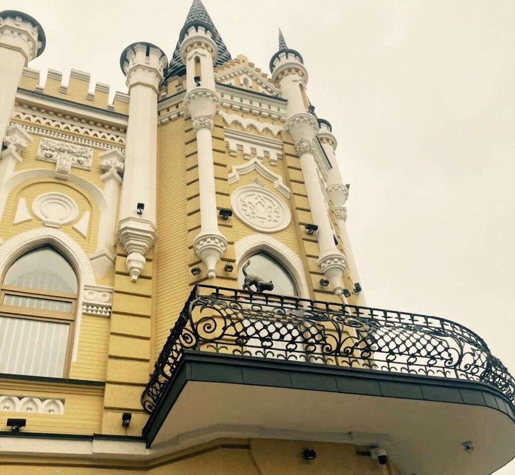 Новая Красивая Квартира. Cherkasy Ngoại thất bức ảnh
